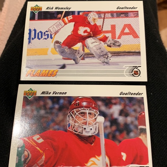 Calgary flames -19 upper deck new hockey cards. Plus 4 score cards 89/90. - Picture 3 of 10
